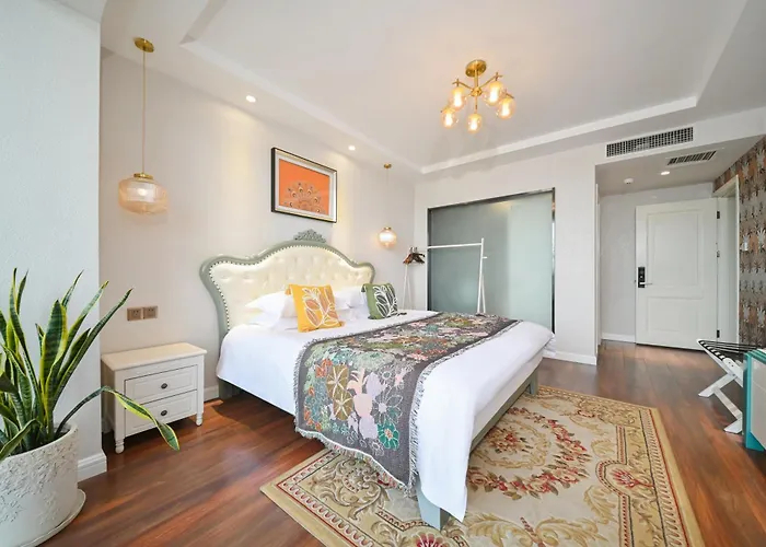 Encounter Villa - Art & Garden Homestay